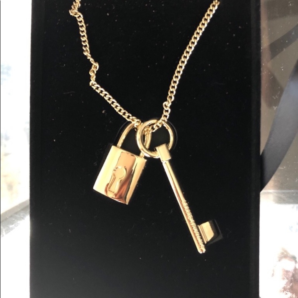 Victoria’s Secret pendant necklace